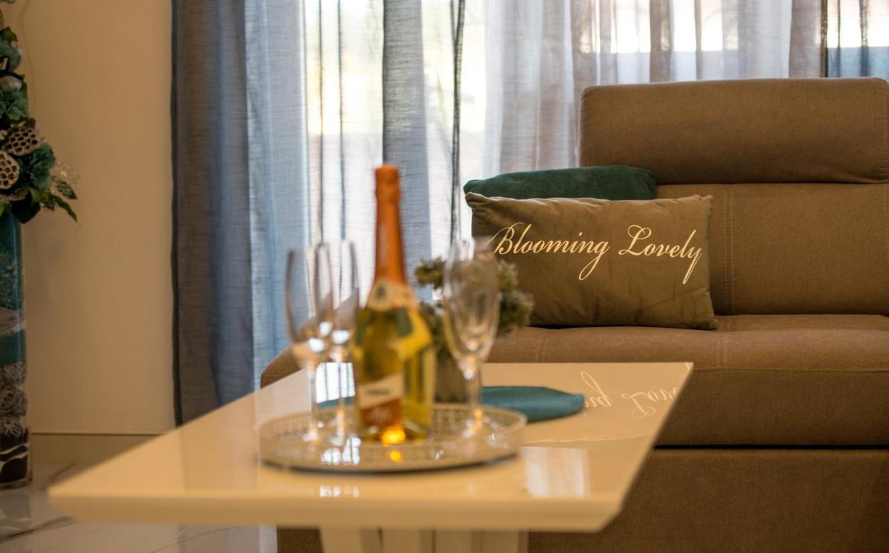 Apartman Luxury Lure คิร์ก ภายนอก รูปภาพ